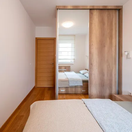 Modern Living - Academic - Private Parking