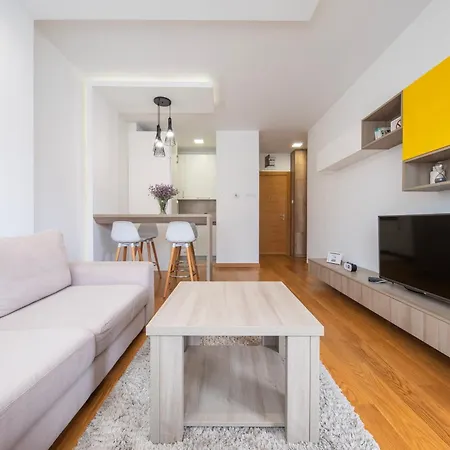 Apartment Modern Living - Academic - Private Parking Novi Sad
