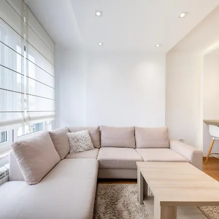 Modern Living - Academic - Private Parking *