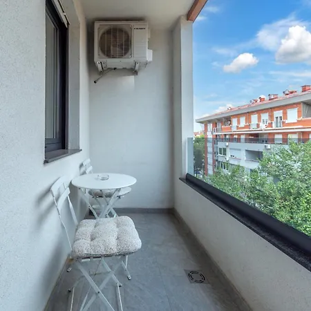 Modern Living - Academic - Private Parking Apartman *