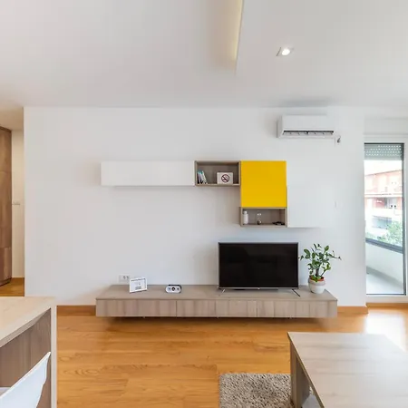 Modern Living - Academic - Private Parking * Novi Sad