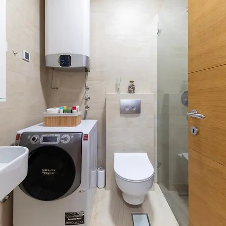 Apartment Modern Living - Academic - Private Parking Novi Sad