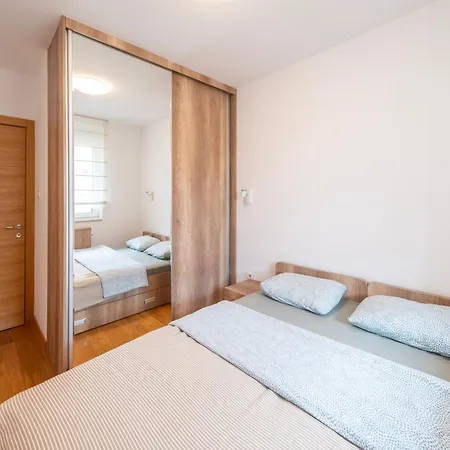 Modern Living - Academic - Private Parking * Novi Sad